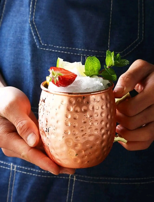 Hammered stainless steel mug with copper finish – perfect for Moscow Mule, cocktails, and iced drinks